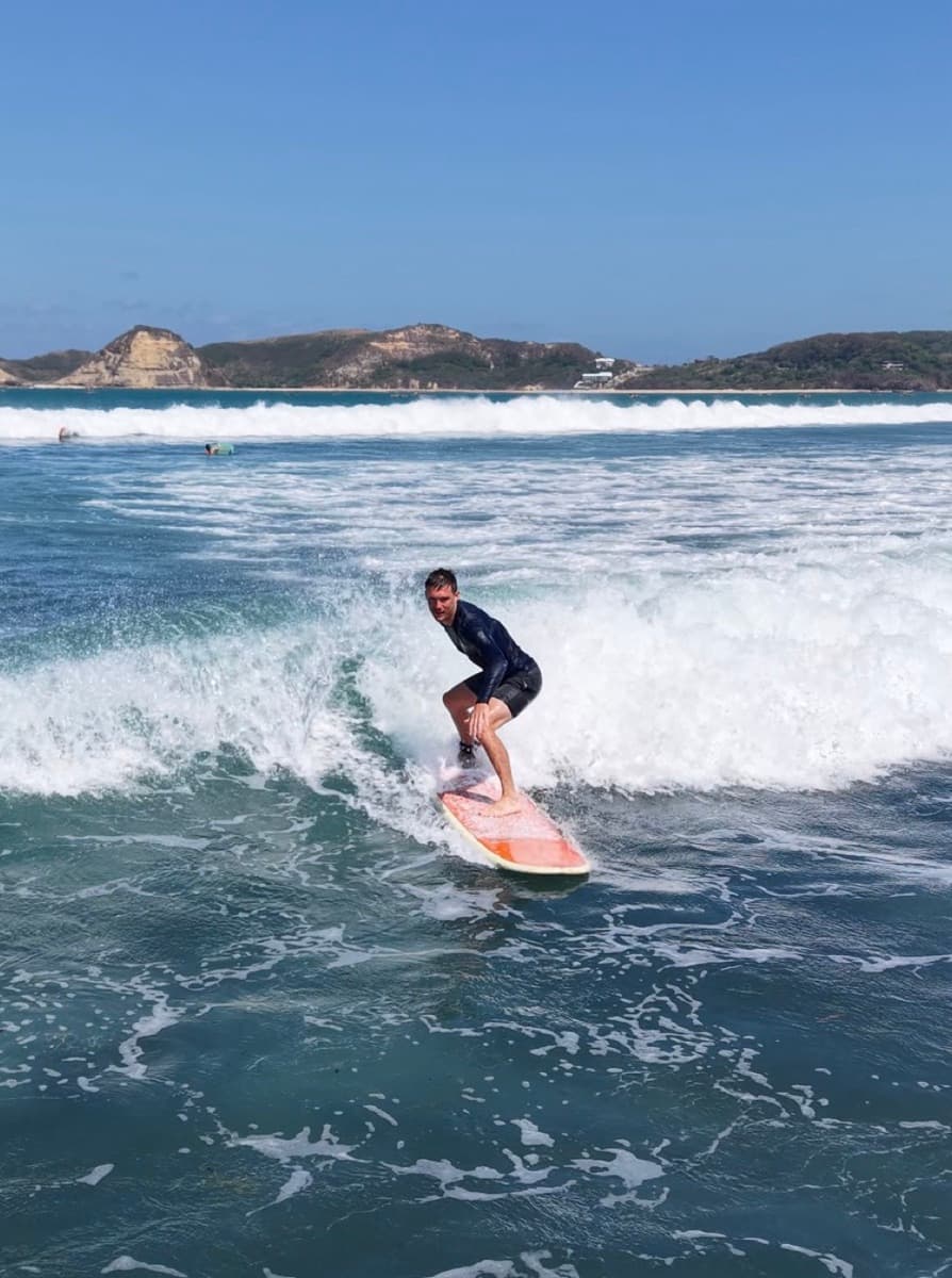 Nico beim Surfen